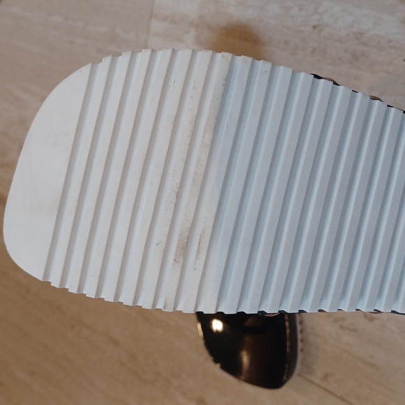 Unique Anne Klein A Line Studded Thong Heeled Clogs - Picture 8 of 11